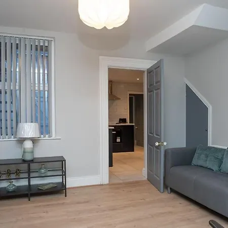 1 Bdr Apartment At Queens Uni By Belfast City Breaks Room photo
